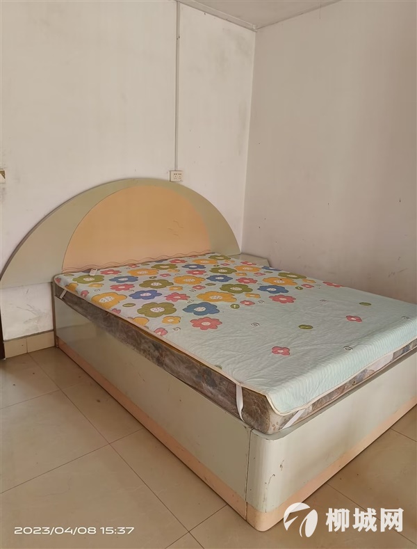 柳城花苑2樓二房兩廳家具家電齊全