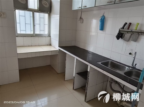 柳城花苑2樓二房兩廳家具家電齊全