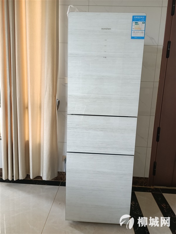 出售一臺二手三門冰箱